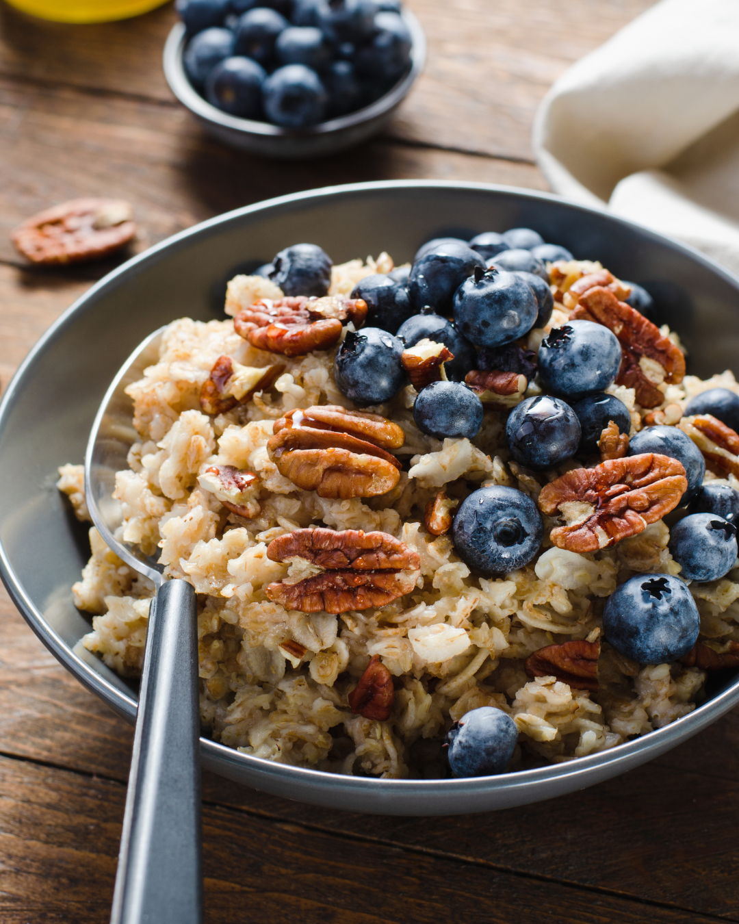 berry oatmeal bowl